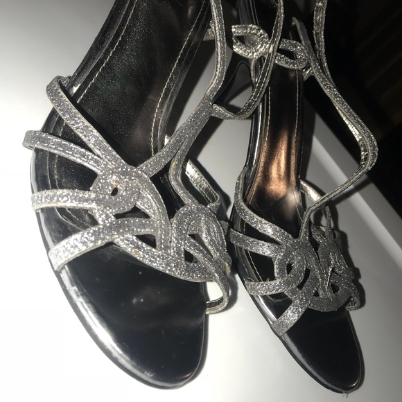 Gray sparkly heels - Picture 3 of 4